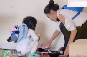 餃子的奶牛背包是什么牌子？寶寶背包應該怎么挑選？