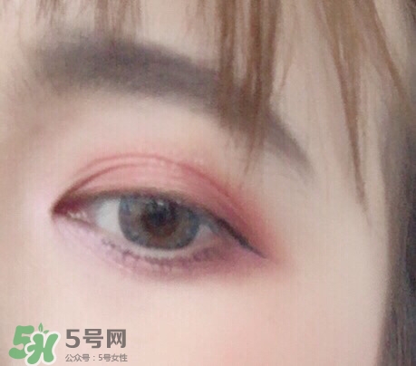 makeup revolution桃花盤怎么畫？makeup revolution桃花盤教程