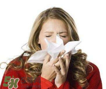病毒性感冒發燒怎么辦？病毒性感冒癥狀有哪些