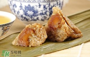 蛋黃肉粽和鮮肉粽哪個熱量高？一個蛋黃肉粽的熱量是多少？