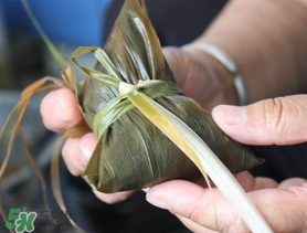 包粽子是生米還是熟米？包粽子的米是煮的還是生的？