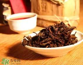 普洱茶發霉了怎么處理？普洱茶發霉了還能喝嗎？