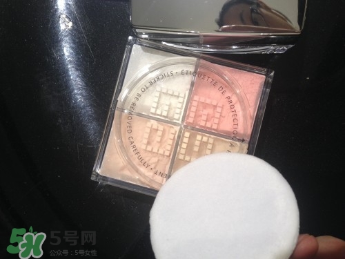 嬌蘭幻彩流星粉球和紀紀梵希四宮格散粉哪個好_區別