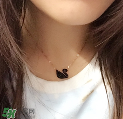 施華洛世奇黑天鵝是什么材質？施華洛世奇黑天鵝是水晶嗎？