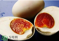 咸鴨蛋放久了還能吃嗎？咸鴨蛋放臭了還能吃嗎？