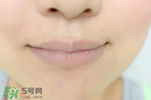 染唇液怎么用？染唇液使用方法