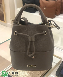 furla水桶包有幾種尺寸？芙拉水桶包尺寸多大？