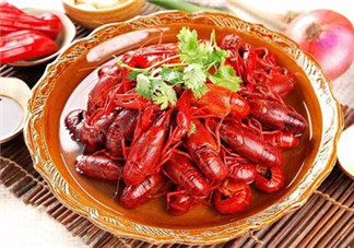油燜大蝦怎么剪？油燜大蝦怎么處理？