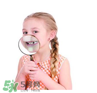 寶寶換牙可以吃糖嗎？小孩換牙期間能不能吃糖？