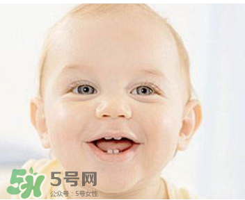 寶寶換牙可以吃糖嗎？小孩換牙期間能不能吃糖？