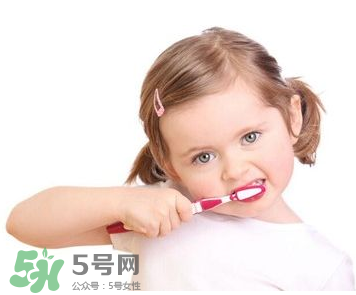 寶寶換牙可以刷牙嗎？小孩換牙期間能刷牙嗎？