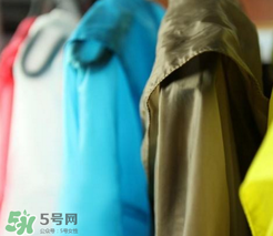 防曬衣什么顏色最防曬？防曬衣哪個(gè)顏色防曬效果好？