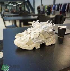 2018vetements reebok pump最新聯名運動鞋什么樣_好看嗎？