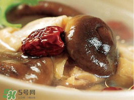 鴨肉能和香菇一起燉嗎？香菇燉鴨肉有毒嗎？