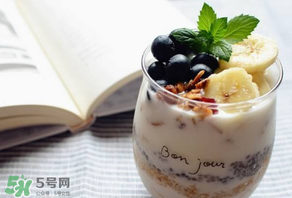 藍莓和香蕉能一起吃嗎？藍莓可以和香蕉榨汁嗎？
