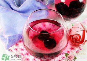 楊梅酒能放冰箱嗎？楊梅酒能冰凍嗎？