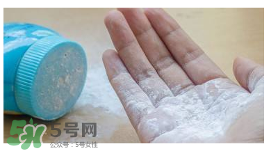 爽身粉對痱子有用嗎？爽身粉能預防痱子嗎？