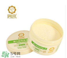 爽身粉可以擦臉上嗎？臉上可不可以涂爽身粉？