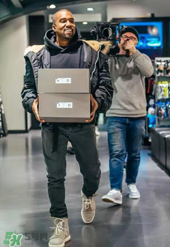 adidas yeezy 350 v2反轉奧利奧配色諜照曝光好看嗎？