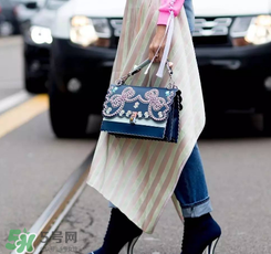 fendi kan i多少錢？芬迪kan i包包國(guó)內(nèi)專柜價(jià)格