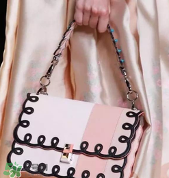 fendi kan i尺寸多大？芬迪kan i包包尺寸介紹