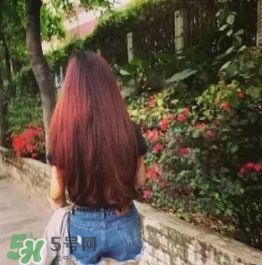 夏天頭發染什么顏色好看 夏天染什么顏色的頭發好看