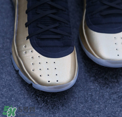 under armour curry4 parade怎么樣？庫里第四代戰(zhàn)靴金屬色細(xì)節(jié)照片