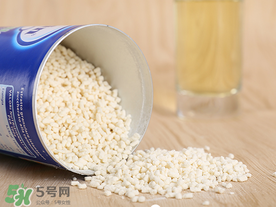 美林菊花晶可以和奶粉一起喝嗎？美林菊花晶可以加在奶里嗎？