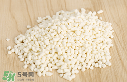 美林菊花晶可以和奶粉一起喝嗎？美林菊花晶可以加在奶里嗎？