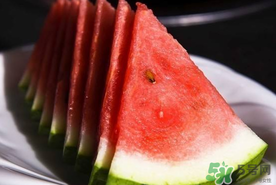 現在的西瓜為什么都是白籽？白籽西瓜是催熟的嗎？