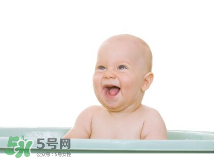 寶寶能用艾葉水洗澡嗎？嬰兒能用艾葉水洗澡嗎？