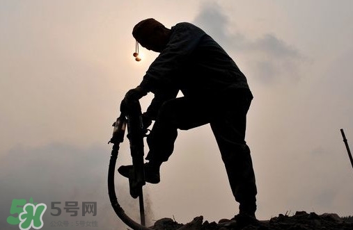 矽肺病和塵肺病哪個比較嚴重？矽肺病與塵肺病的區別
