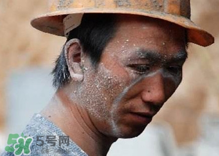 矽肺病和塵肺病哪個比較嚴重？矽肺病與塵肺病的區別