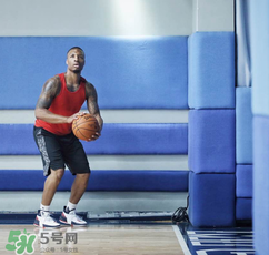adidas dame3阿迪達斯利拉德三代獨立日配色多少錢？