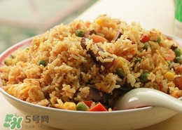 醬油炒飯怎么做？醬油炒飯生抽還是老抽