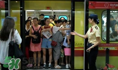 為什么開設女性車廂？應不應該開設女性車廂