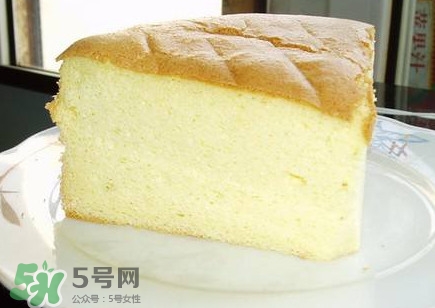 戚風蛋糕怎么做才松軟？戚風蛋糕怎么切開