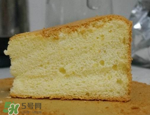 戚風蛋糕怎么脫模？戚風蛋糕倒扣多久脫模