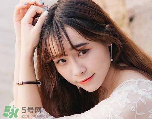 頭發打結成一坨怎么辦?頭發打結成坨怎么解開?