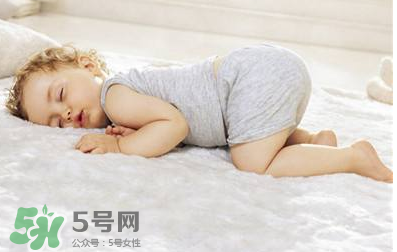 什么時候給寶寶剪指甲？寶寶多大可以剪指甲？