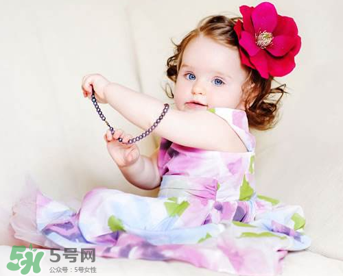 什么時候給寶寶剪指甲？寶寶多大可以剪指甲？
