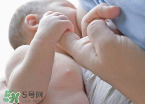 母乳喂養會胸下垂嗎？母乳喂養胸部下垂怎么辦？