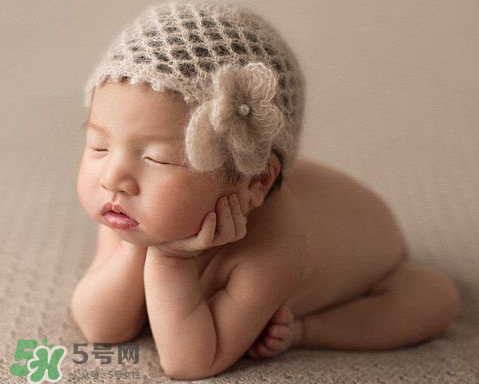 母乳喂養會胸下垂嗎？母乳喂養胸部下垂怎么辦？