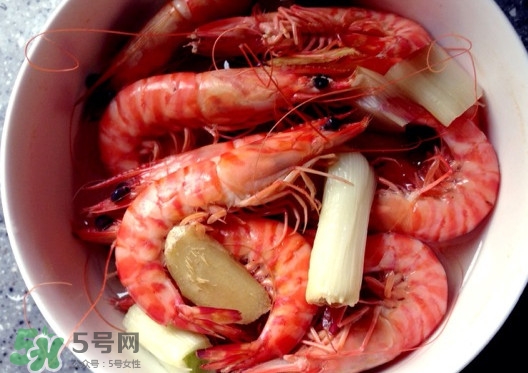 竹節蝦是海里的嗎？竹節蝦是海蝦還是河蝦