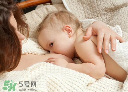 母乳喂養會胸下垂嗎？母乳喂養胸部下垂怎么辦？