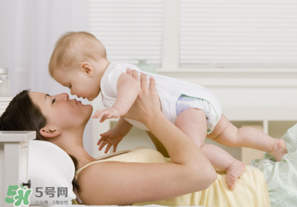 寶寶發(fā)燒可以擦清涼油嗎？寶寶發(fā)燒擦清涼油有副作用嗎？
