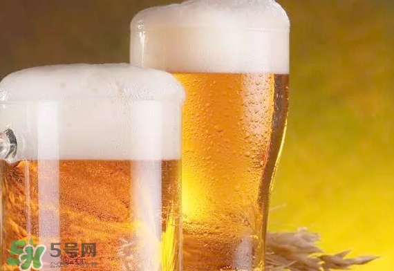 啤酒打開了隔夜還能喝嗎？喝隔夜的啤酒有什么危害？