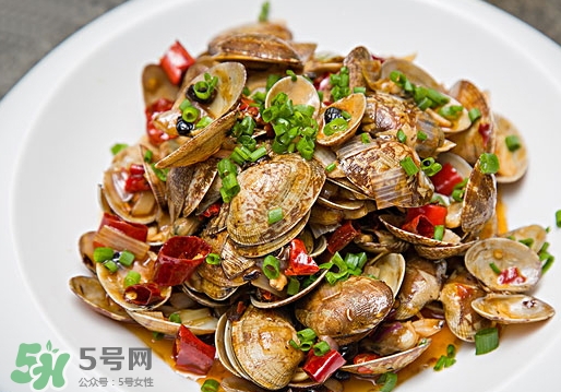 花甲泡了一夜還能吃嗎？花甲泡了一夜吃了會(huì)怎樣