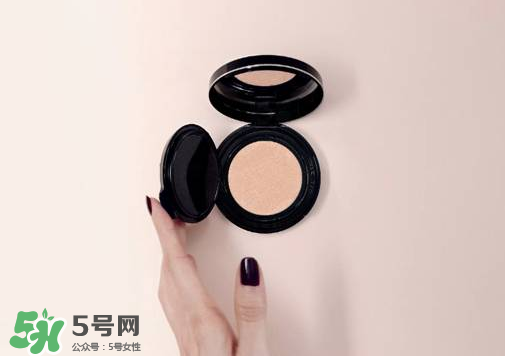 dior迪奧鎖妝氣墊多少錢(qián)？迪奧鎖妝氣墊上市時(shí)間