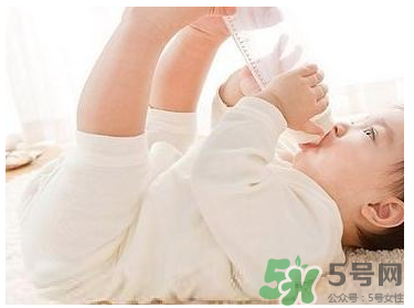 新生兒一月長幾斤正常？新生兒一月長多少厘米？